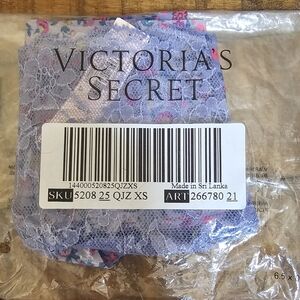 Victoria Secret No-show and Lace Thong